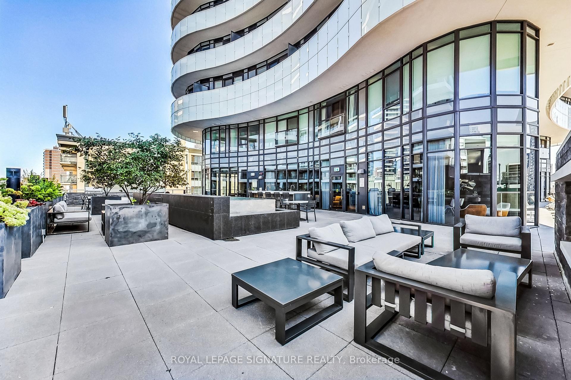 4002-403 Church Street, Toronto, ON - Outdoor