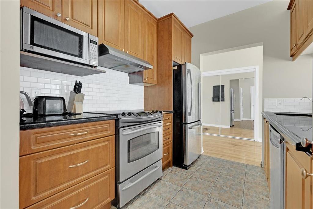 Cuisine - 201-320 Rue Sherbrooke O., Montréal (Ville-Marie), QC - Indoor Photo Showing Kitchen