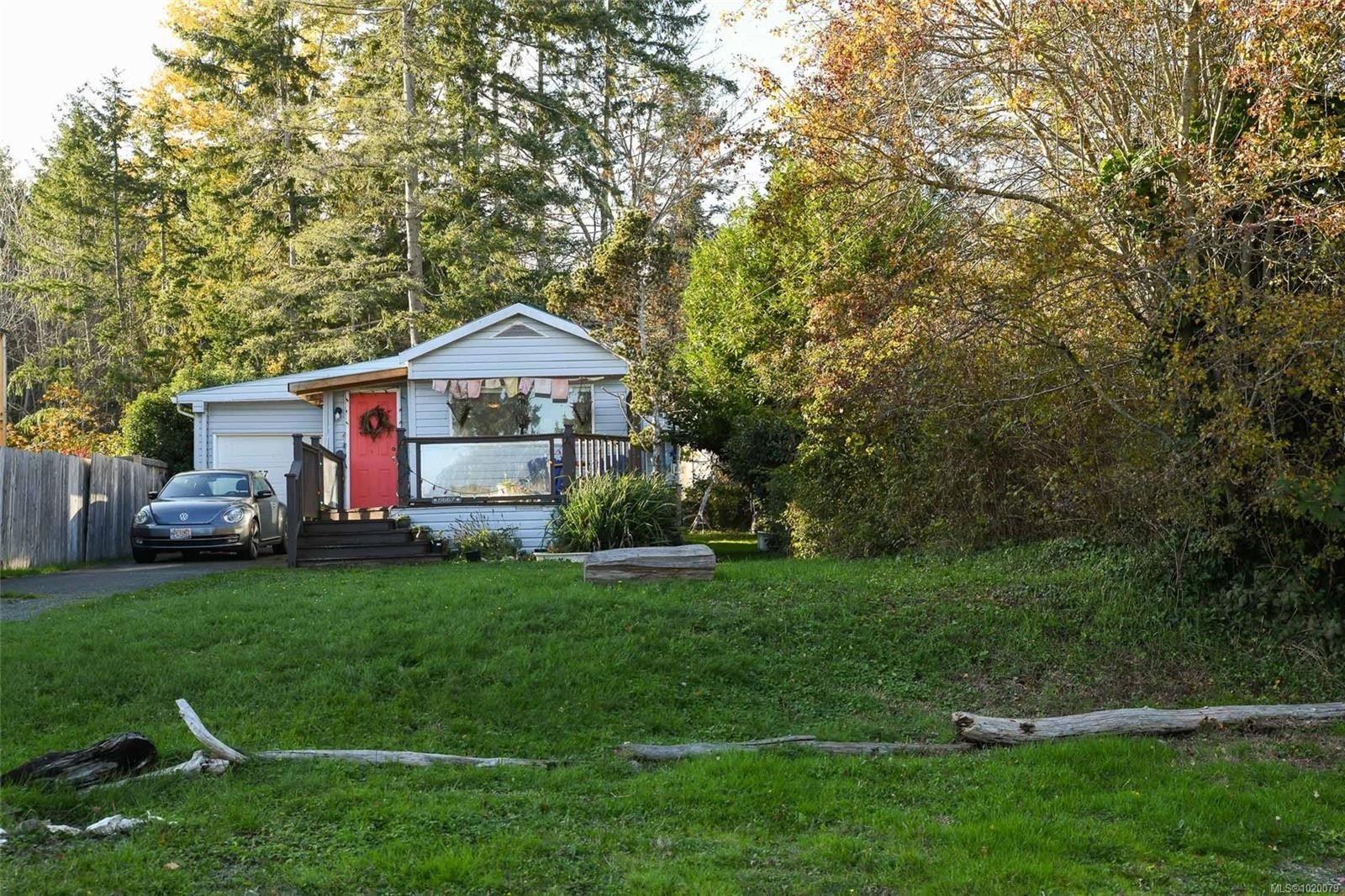 5557 Horne St, Union Bay, BC