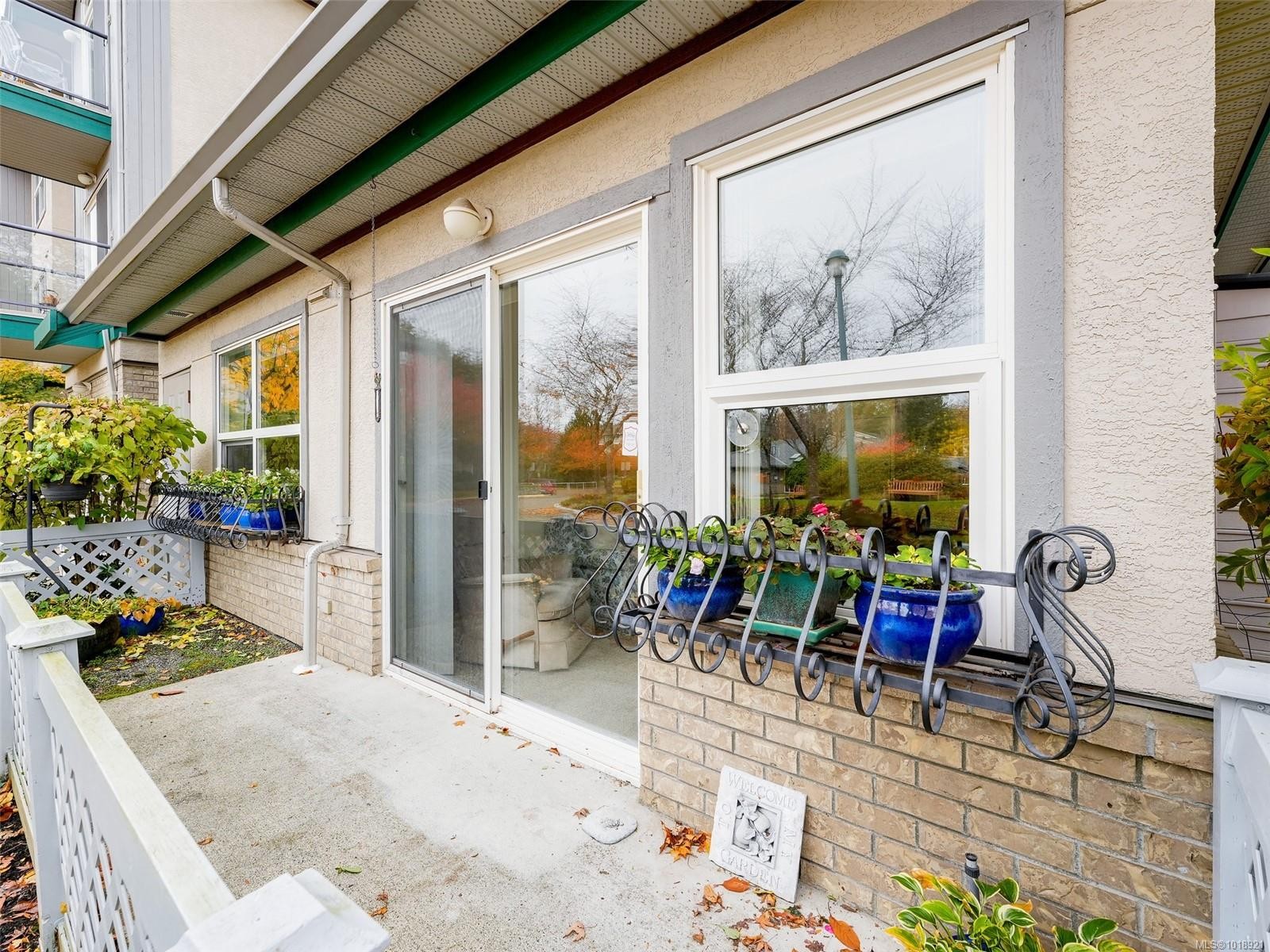 114-1485 Garnet Rd, Saanich, BC - Outdoor With Exterior