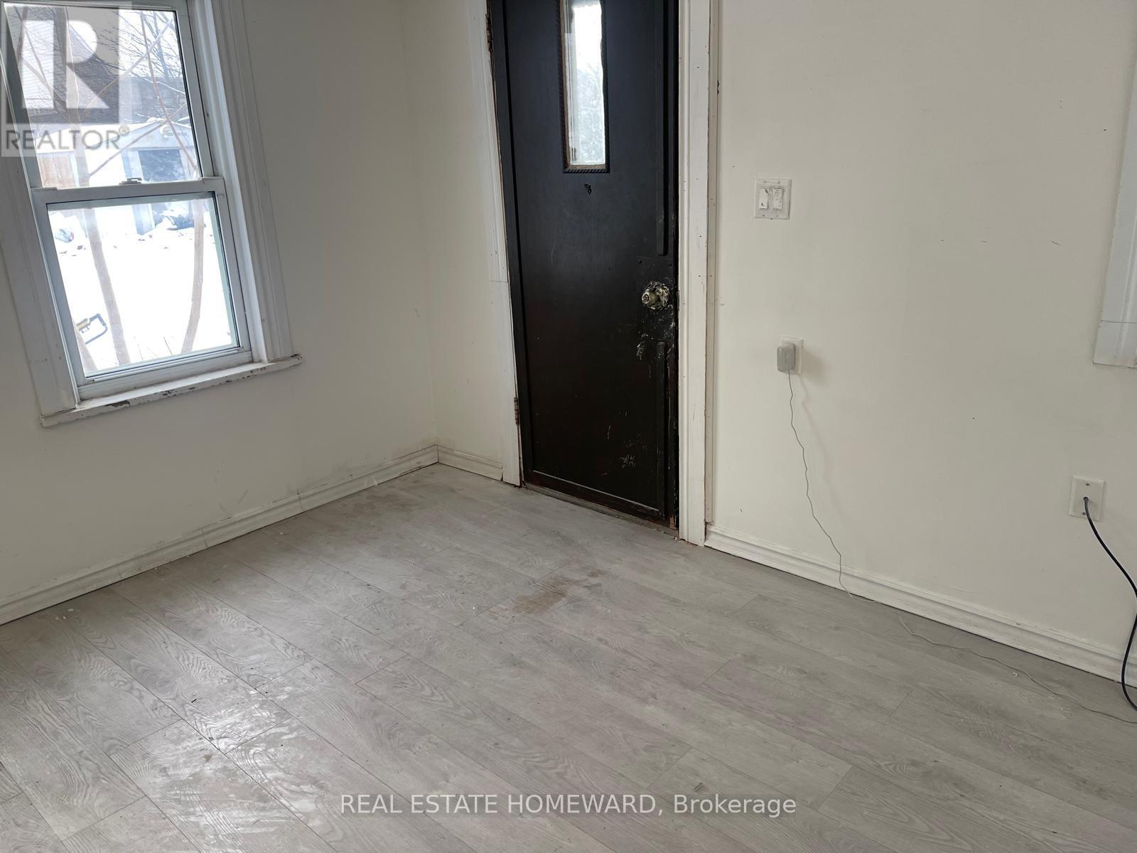 76 Fairview Drive, Brantford, ON - Indoor Photo Showing Other Room