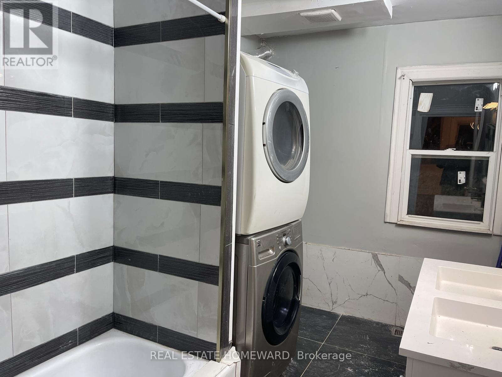 76 Fairview Drive, Brantford, ON - Indoor Photo Showing Laundry Room