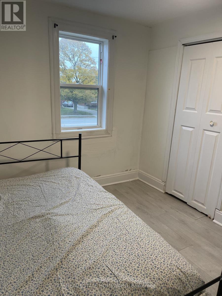 76 Fairview Drive, Brantford, ON - Indoor Photo Showing Bedroom