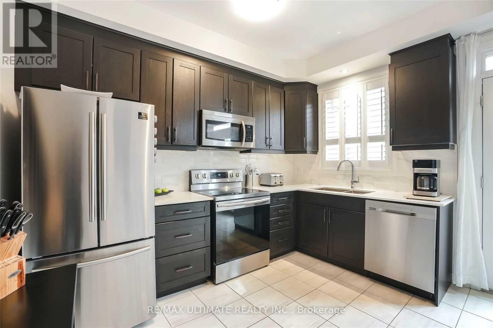 290 - 30 Times Square Boulevard, Hamilton, ON - Indoor Photo Showing Kitchen