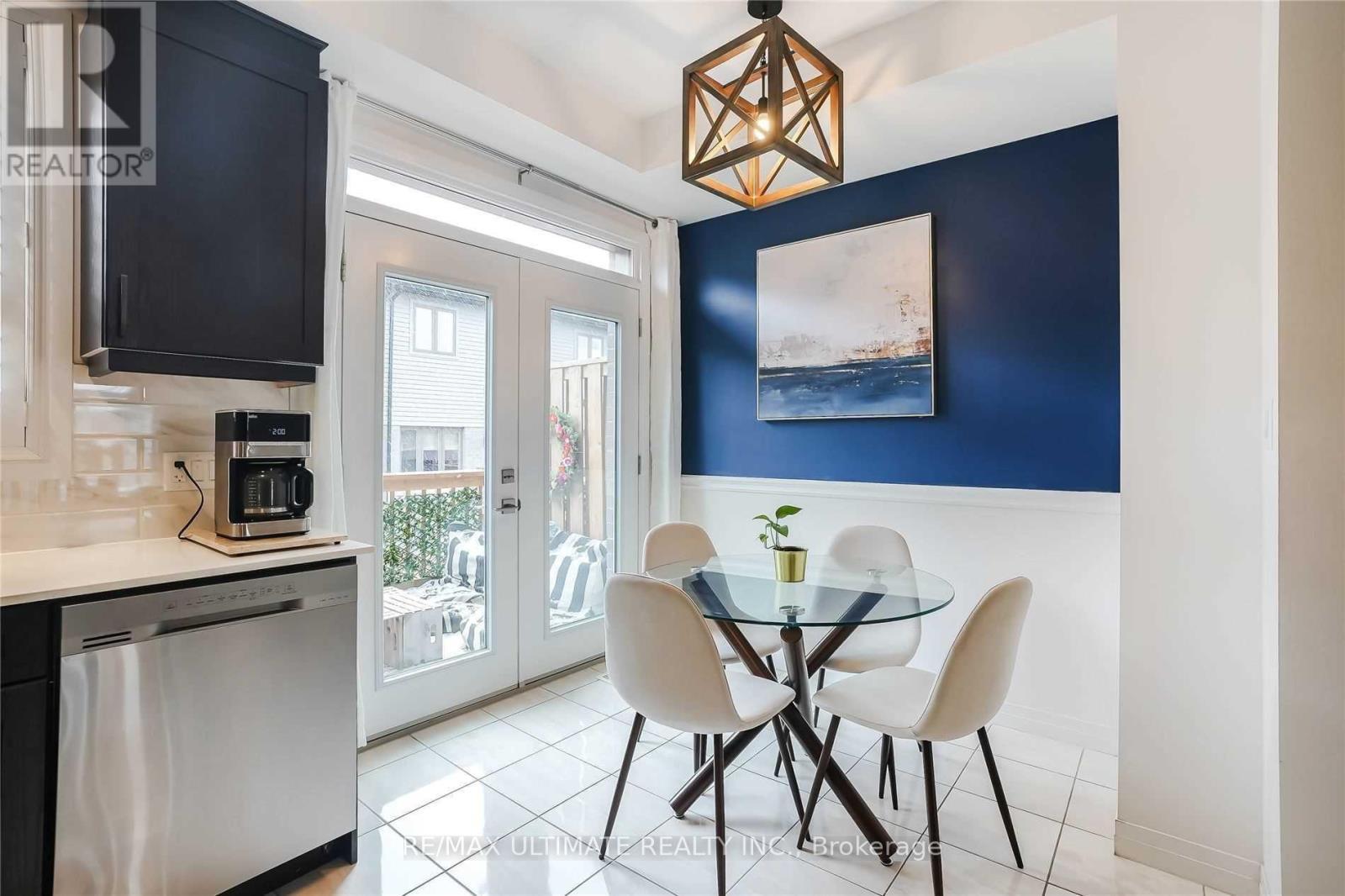 290 - 30 Times Square Boulevard, Hamilton, ON - Indoor Photo Showing Dining Room