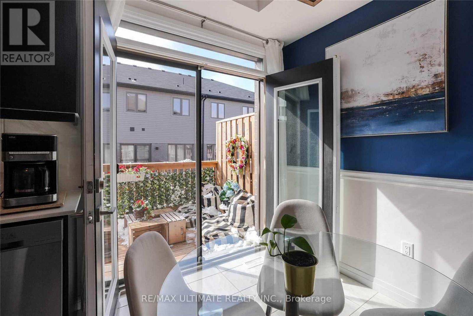 290 - 30 Times Square Boulevard, Hamilton, ON - Indoor