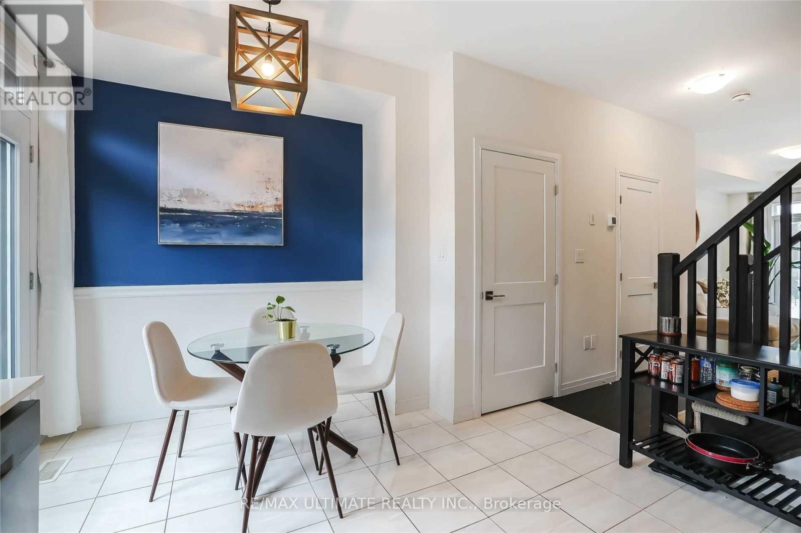 290 - 30 Times Square Boulevard, Hamilton, ON - Indoor