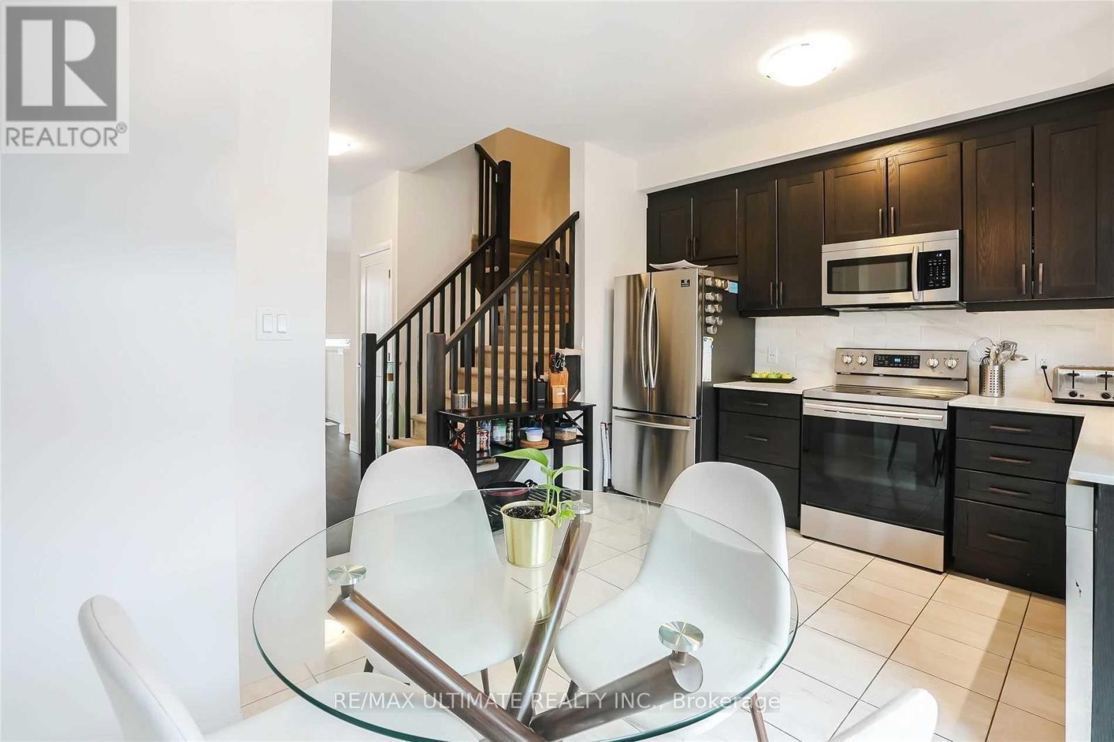 290 - 30 Times Square Boulevard, Hamilton, ON - Indoor Photo Showing Kitchen