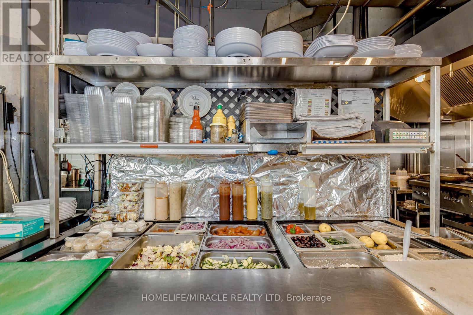 333 Bremner Boulevard, Toronto, ON