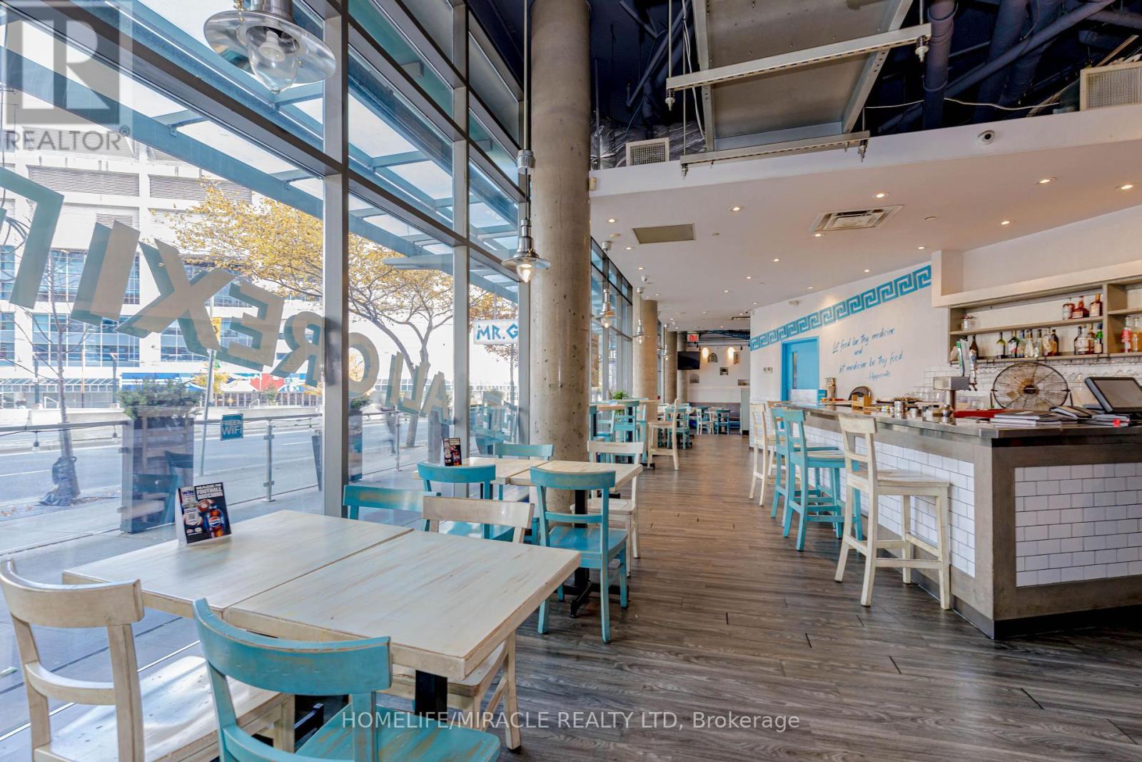 333 Bremner Boulevard, Toronto, ON