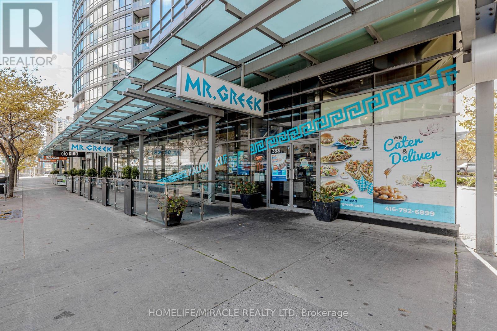 333 Bremner Boulevard, Toronto, ON