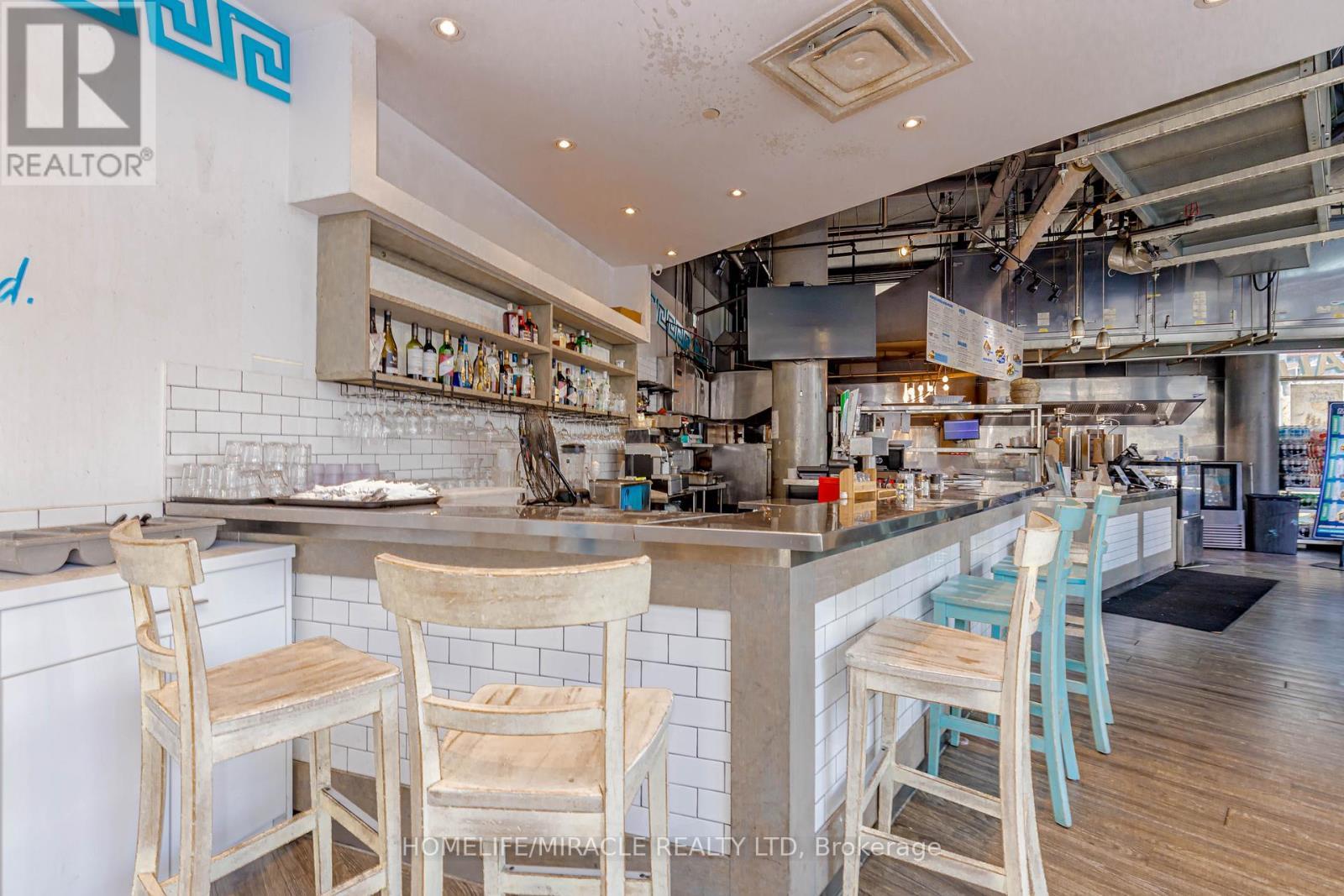 333 Bremner Boulevard, Toronto, ON