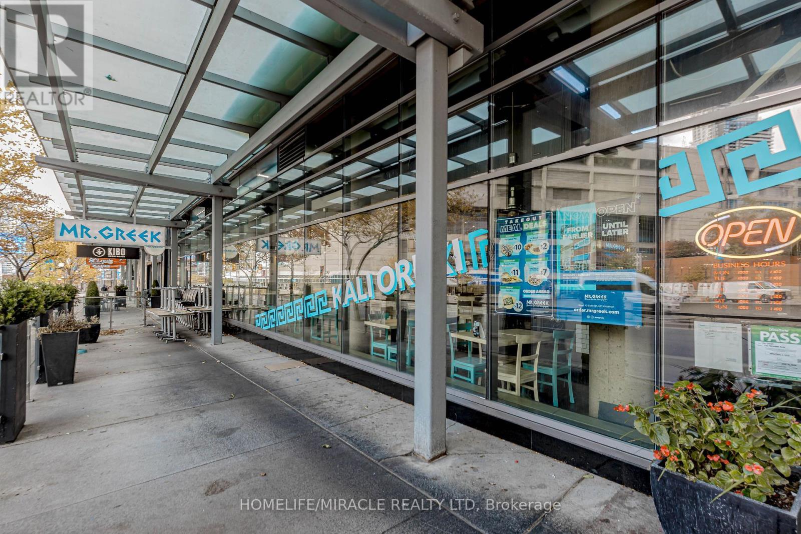 333 Bremner Boulevard, Toronto, ON