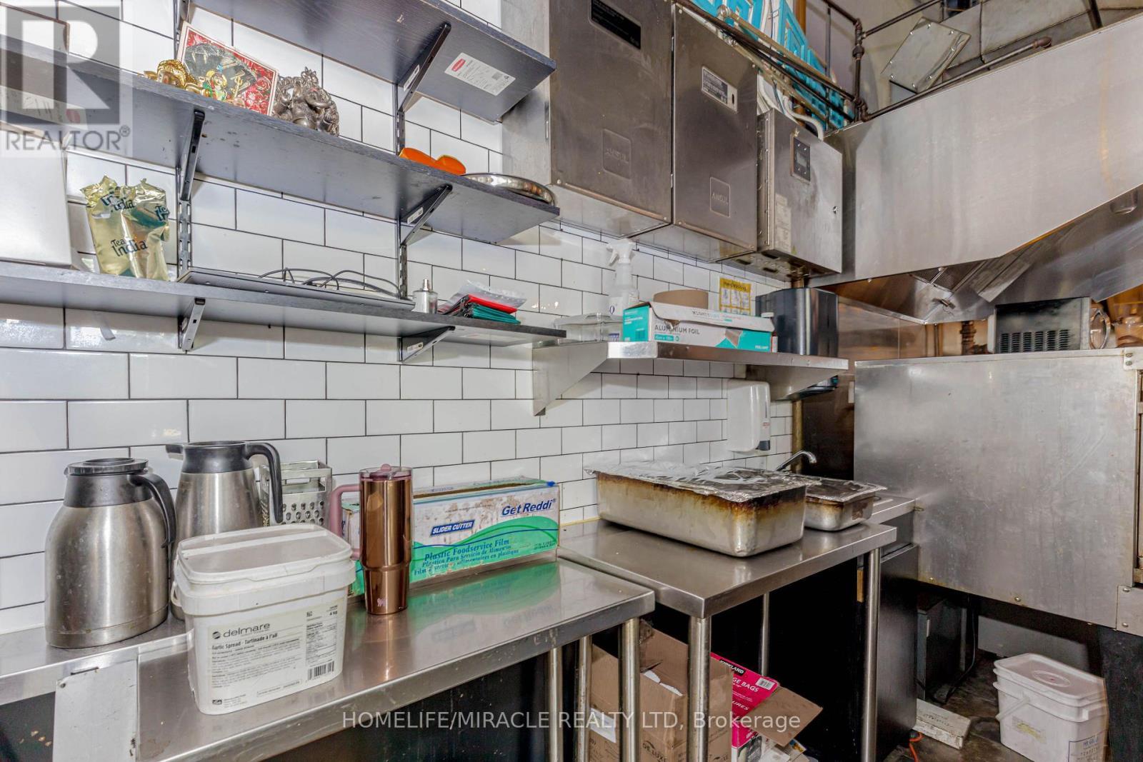 333 Bremner Boulevard, Toronto, ON