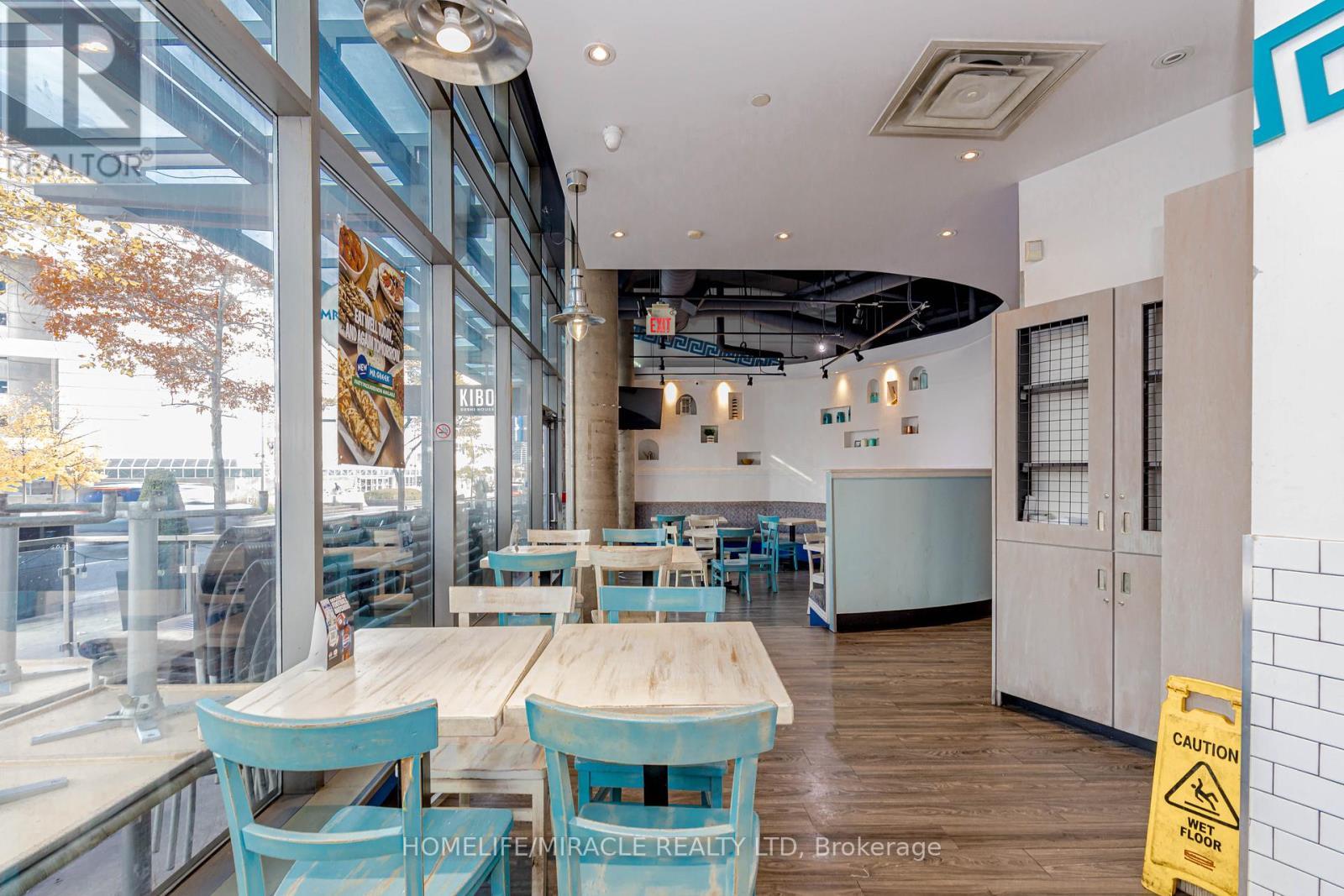 333 Bremner Boulevard, Toronto, ON