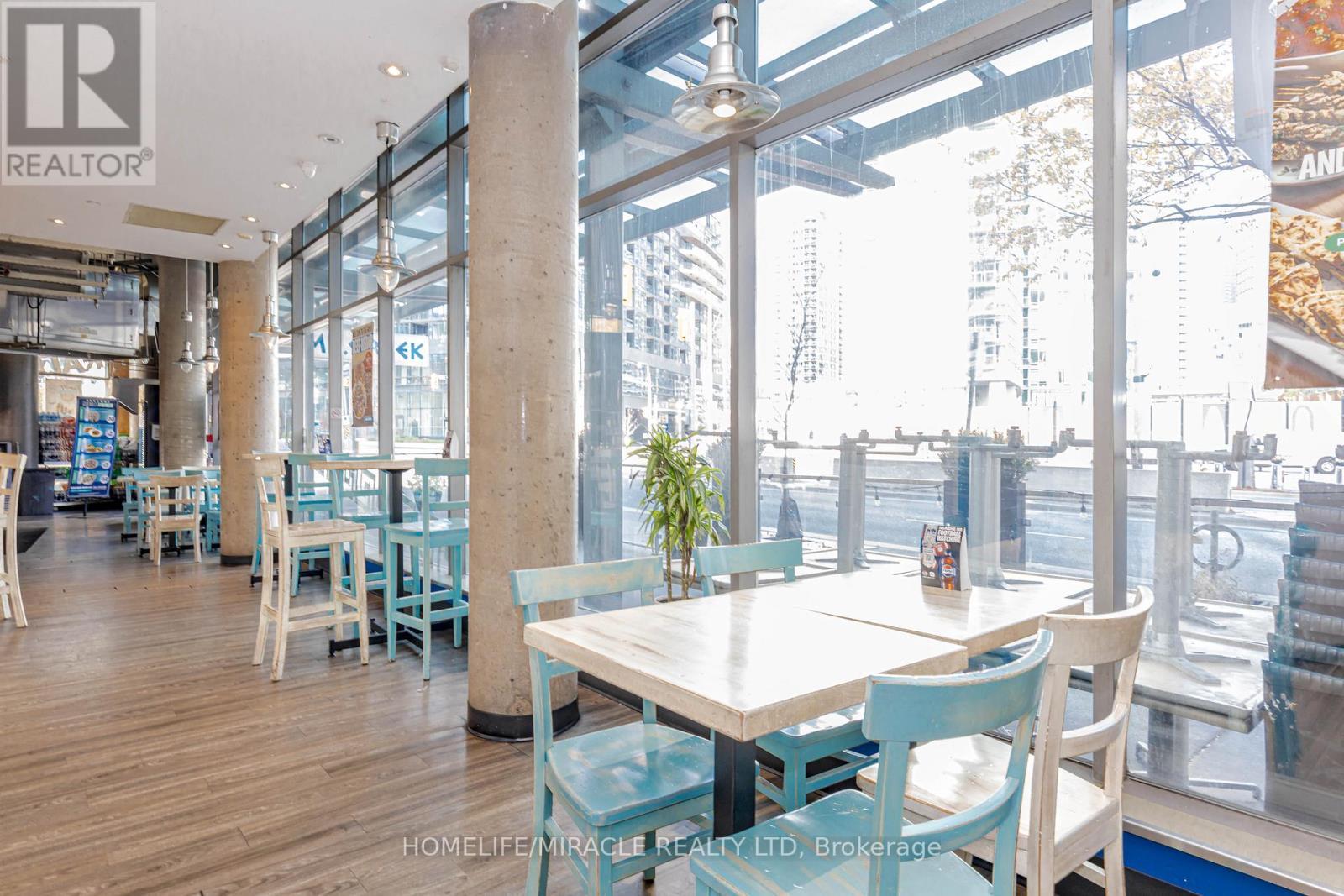 333 Bremner Boulevard, Toronto, ON