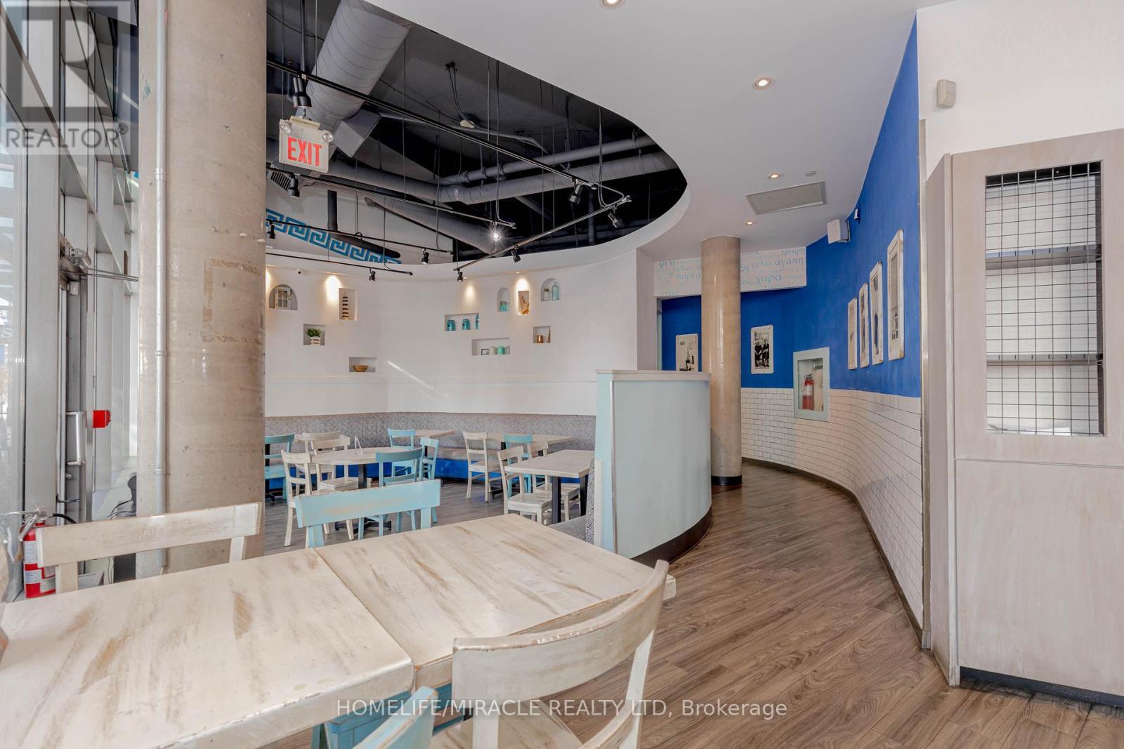 333 Bremner Boulevard, Toronto, ON