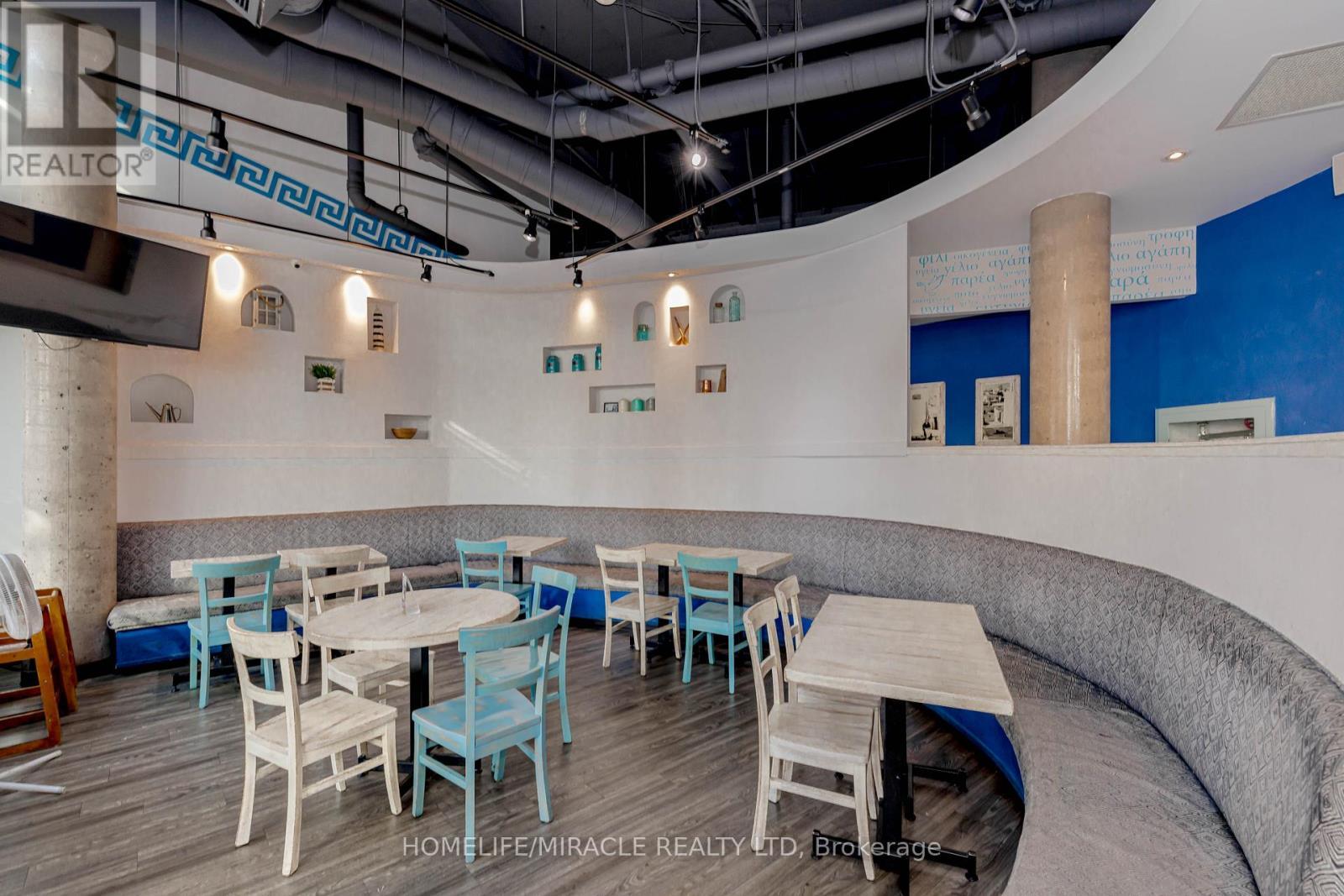 333 Bremner Boulevard, Toronto, ON