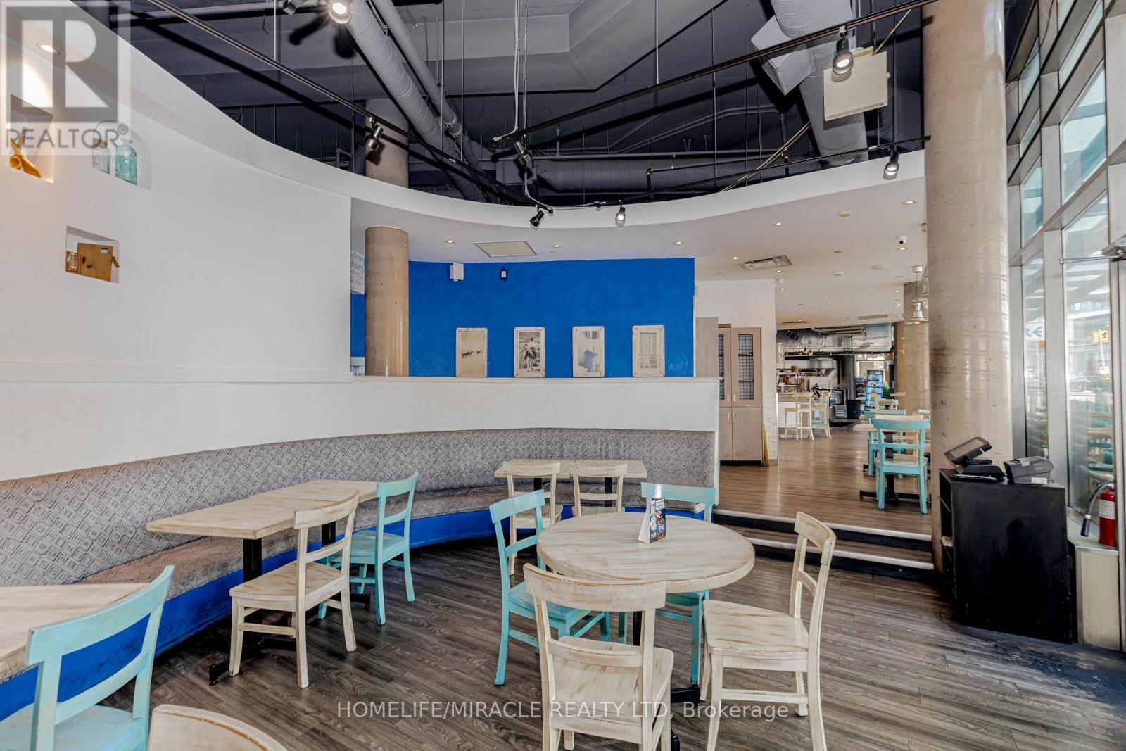 333 Bremner Boulevard, Toronto, ON