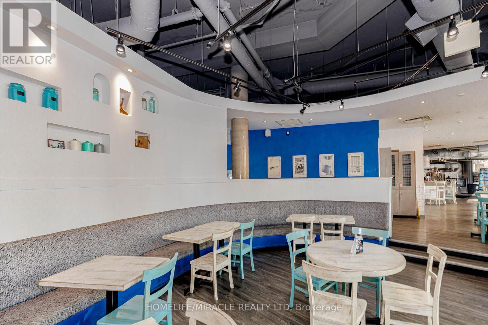 333 Bremner Boulevard, Toronto, ON