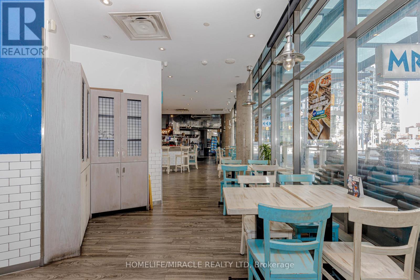 333 Bremner Boulevard, Toronto, ON