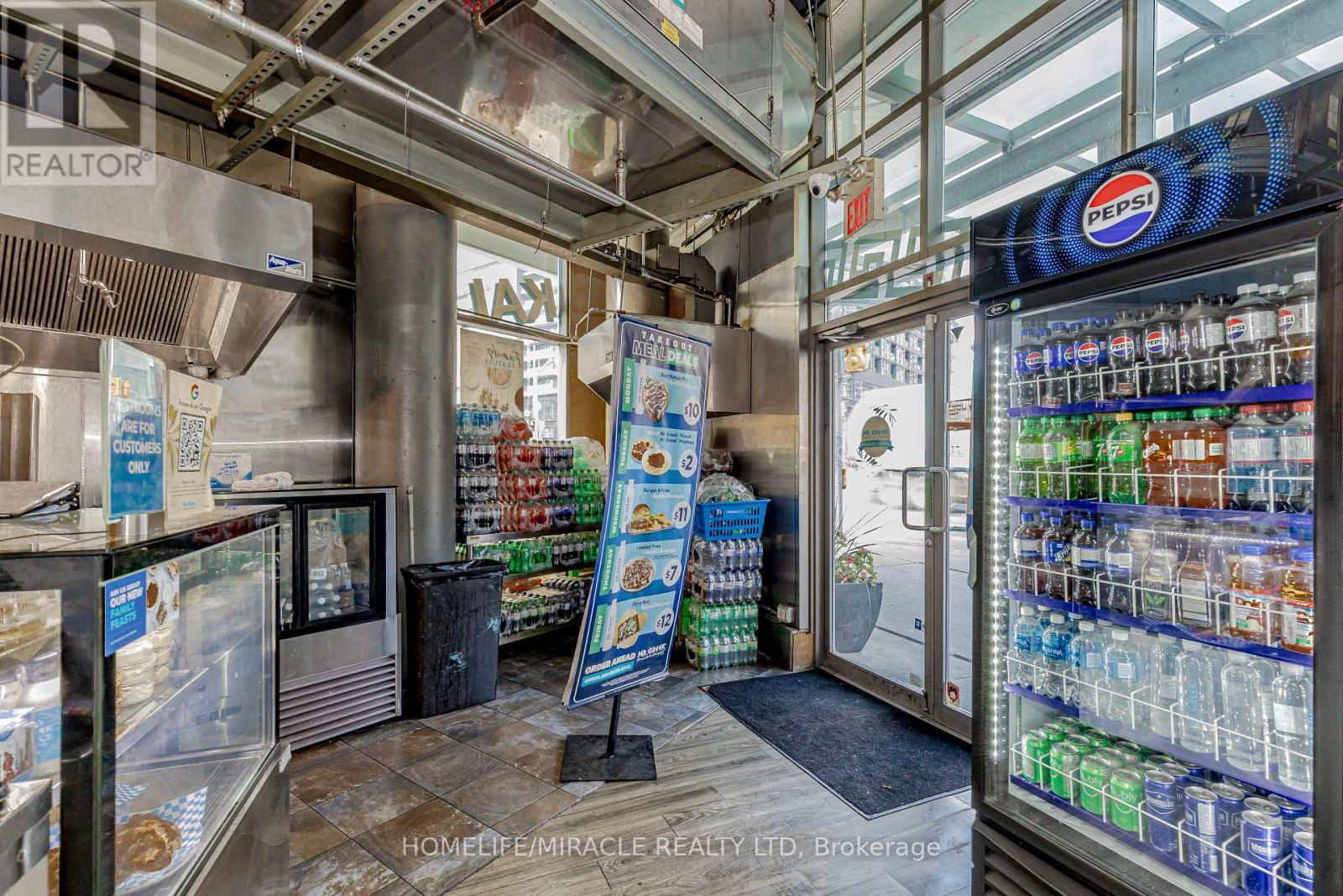 333 Bremner Boulevard, Toronto, ON