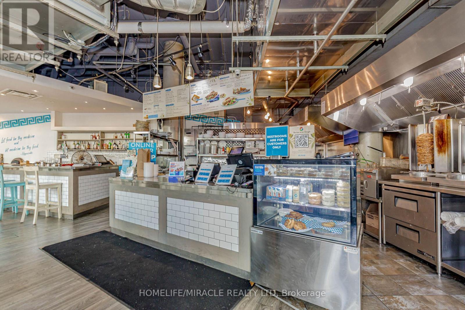 333 Bremner Boulevard, Toronto, ON