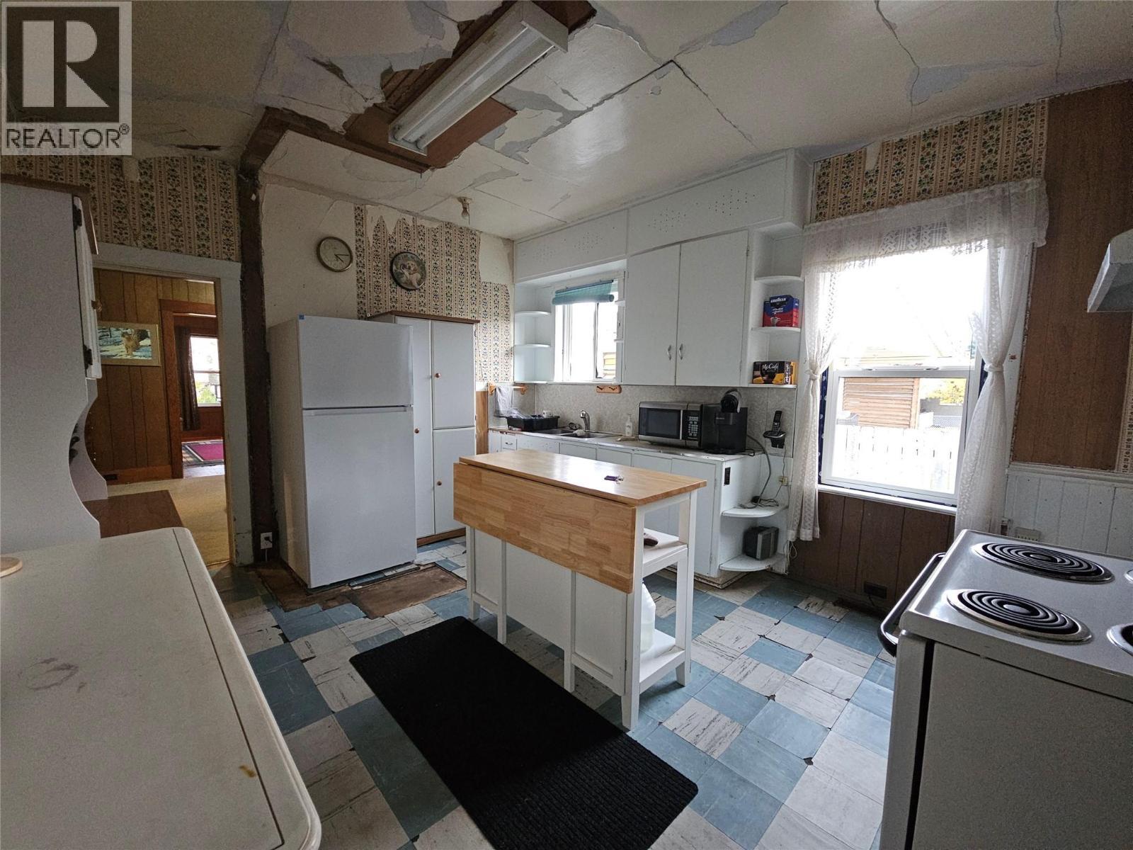 420 3Rd Avenue, Rivervale, BC - Indoor Photo Showing Kitchen