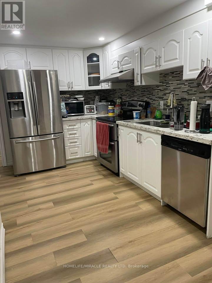 169 Fandango Drive, Brampton, ON - Indoor Photo Showing Kitchen With Stainless Steel Kitchen