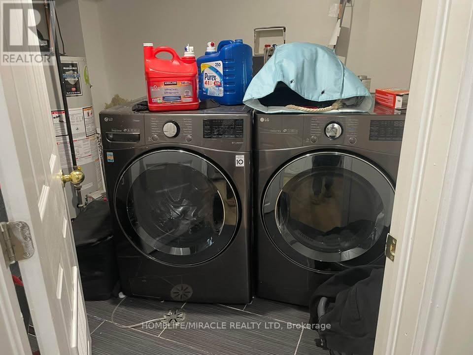 169 Fandango Drive, Brampton, ON - Indoor Photo Showing Laundry Room