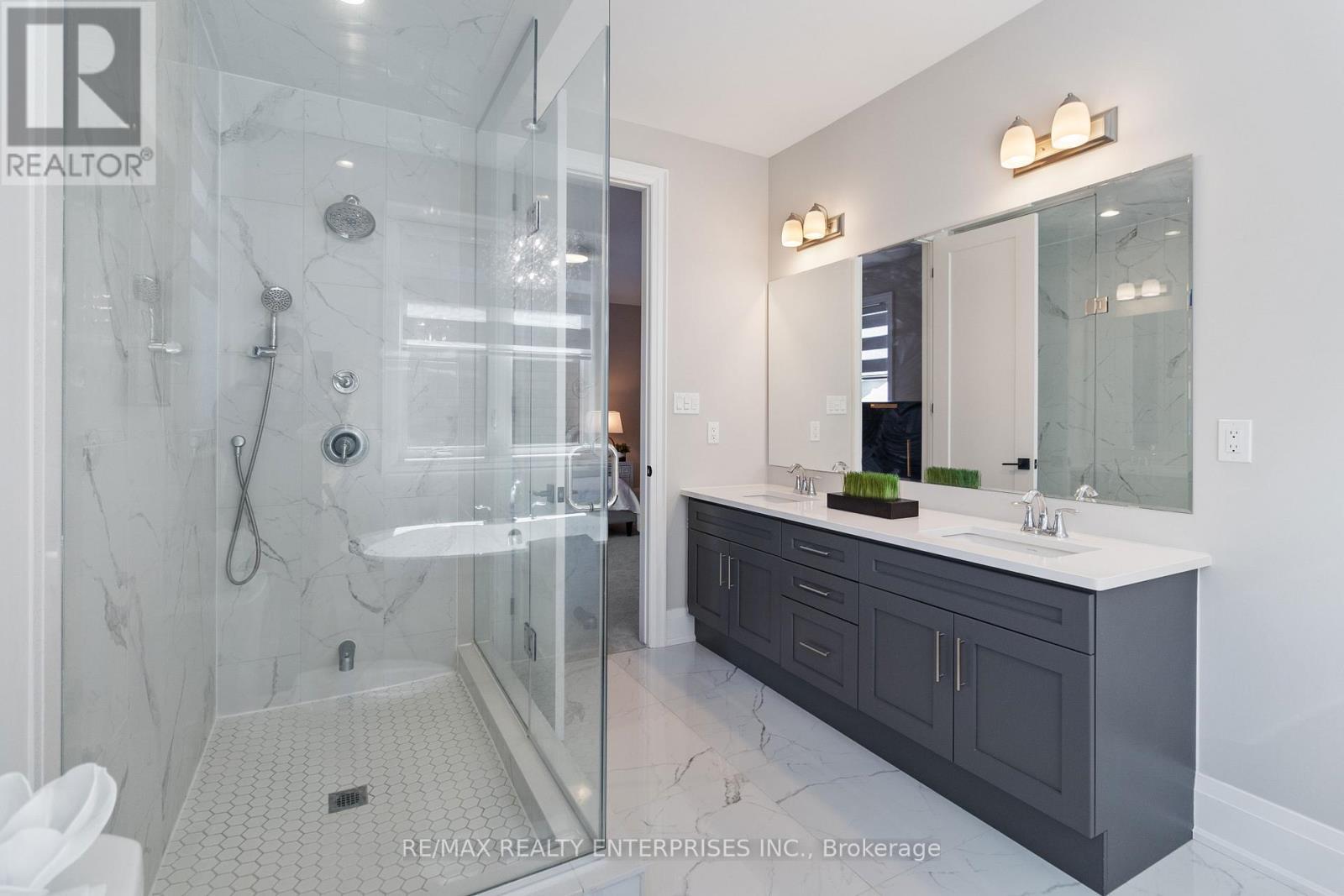 1437 Lakeport Crescent, Oakville, ON - Indoor Photo Showing Bathroom