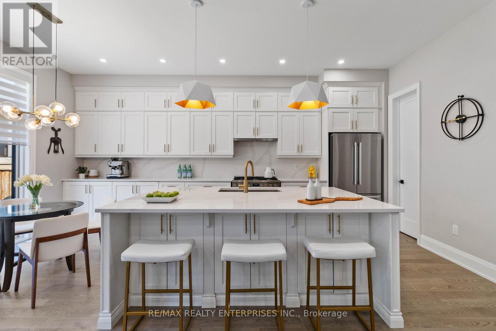 1437 Lakeport Crescent, Oakville, ON - Indoor Photo Showing Kitchen With Upgraded Kitchen