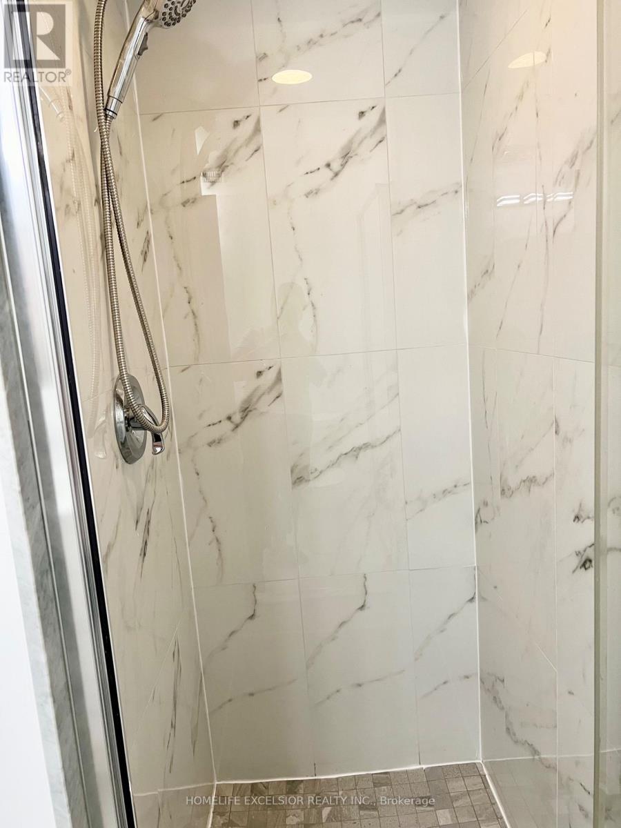 1205 - 30 Harrison Garden Boulevard, Toronto, ON - Indoor Photo Showing Bathroom