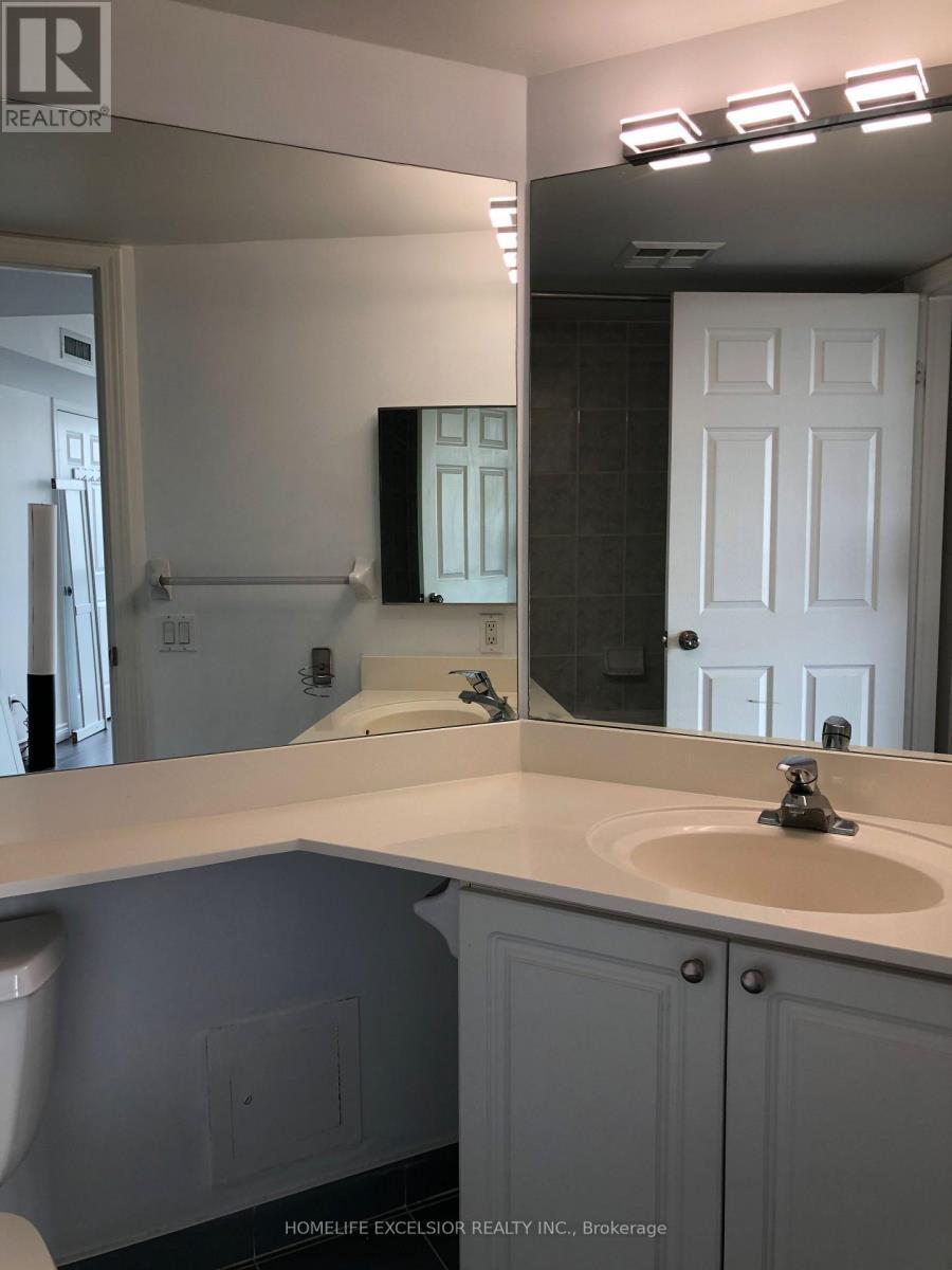 1205 - 30 Harrison Garden Boulevard, Toronto, ON - Indoor Photo Showing Bathroom