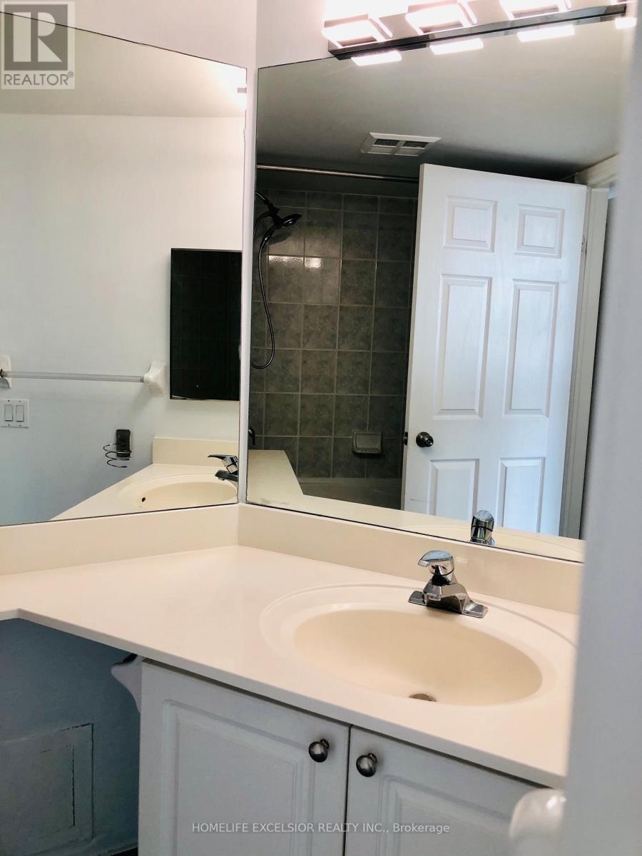 1205 - 30 Harrison Garden Boulevard, Toronto, ON - Indoor Photo Showing Bathroom