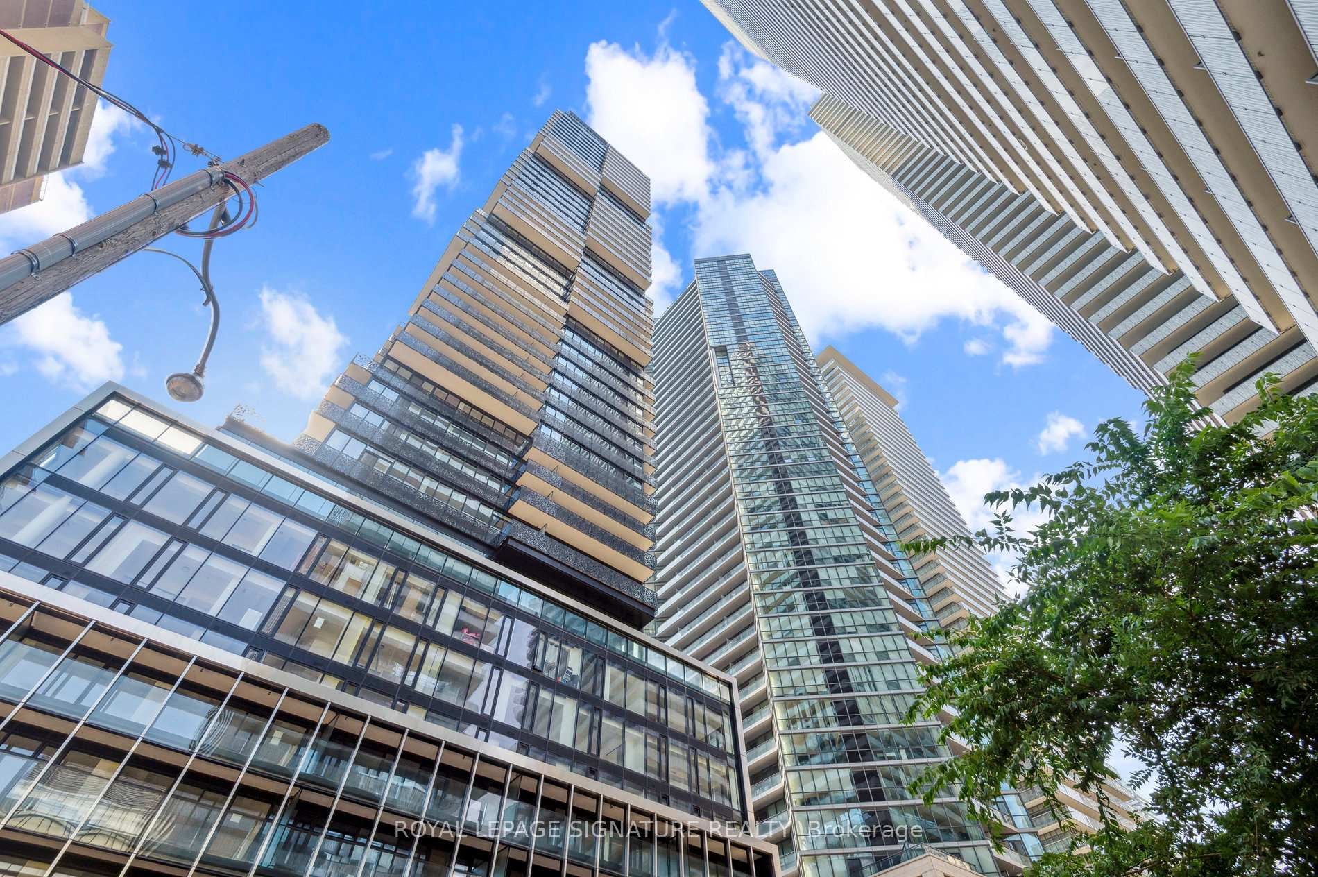 3703-55 Charles Street E, Toronto, ON - Outdoor