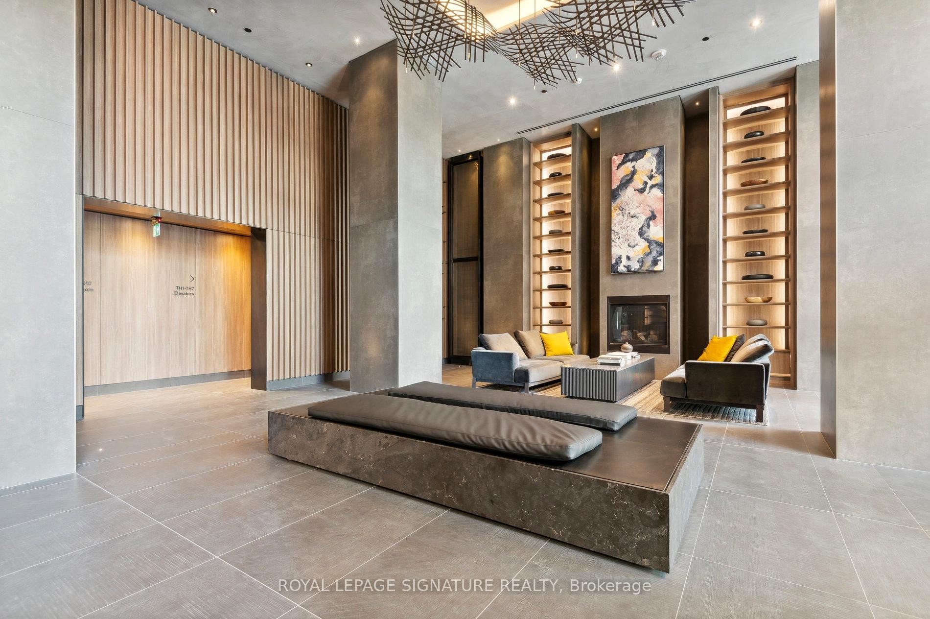 3703-55 Charles Street E, Toronto, ON - Indoor