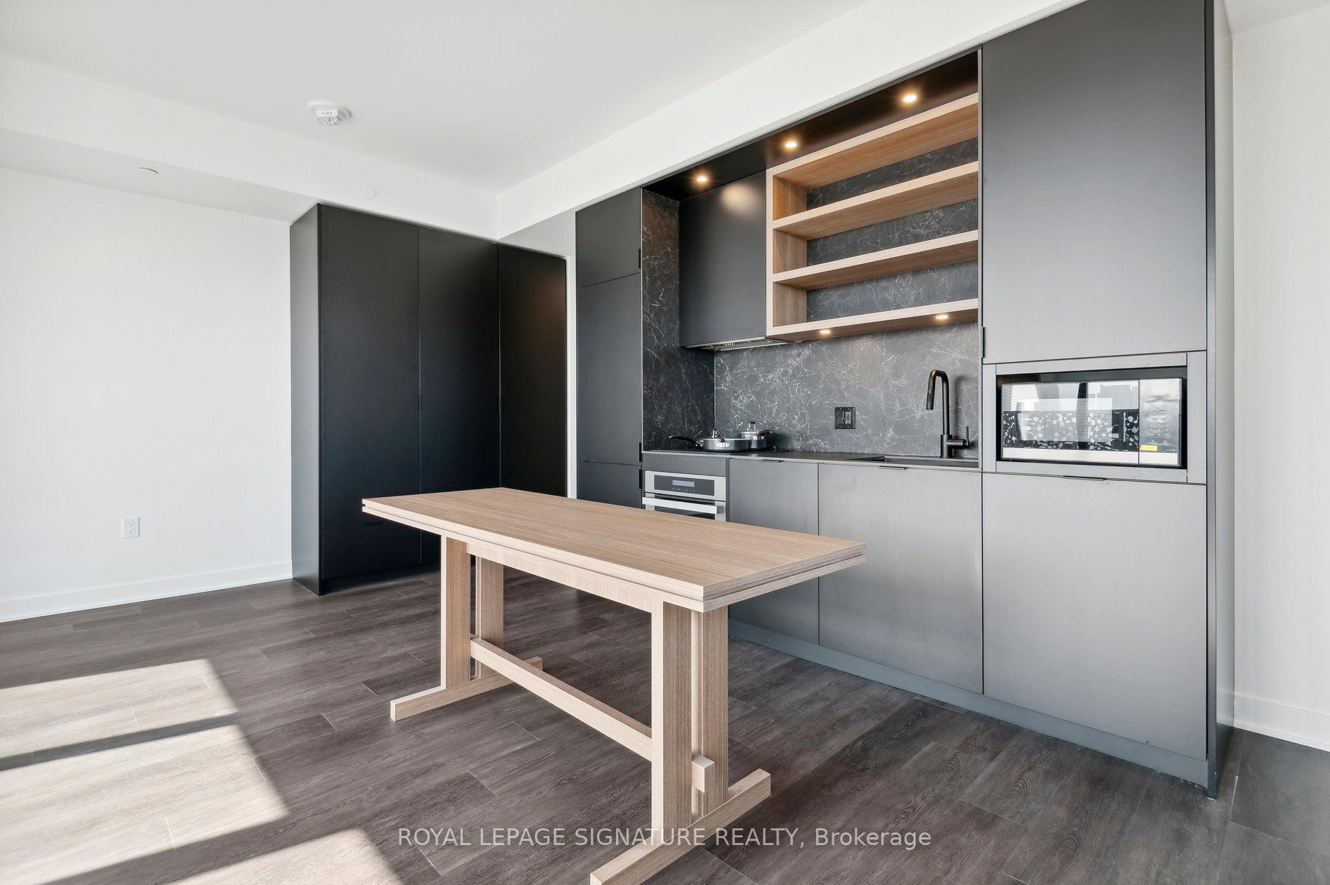 3703-55 Charles Street E, Toronto, ON - Indoor Photo Showing Other Room