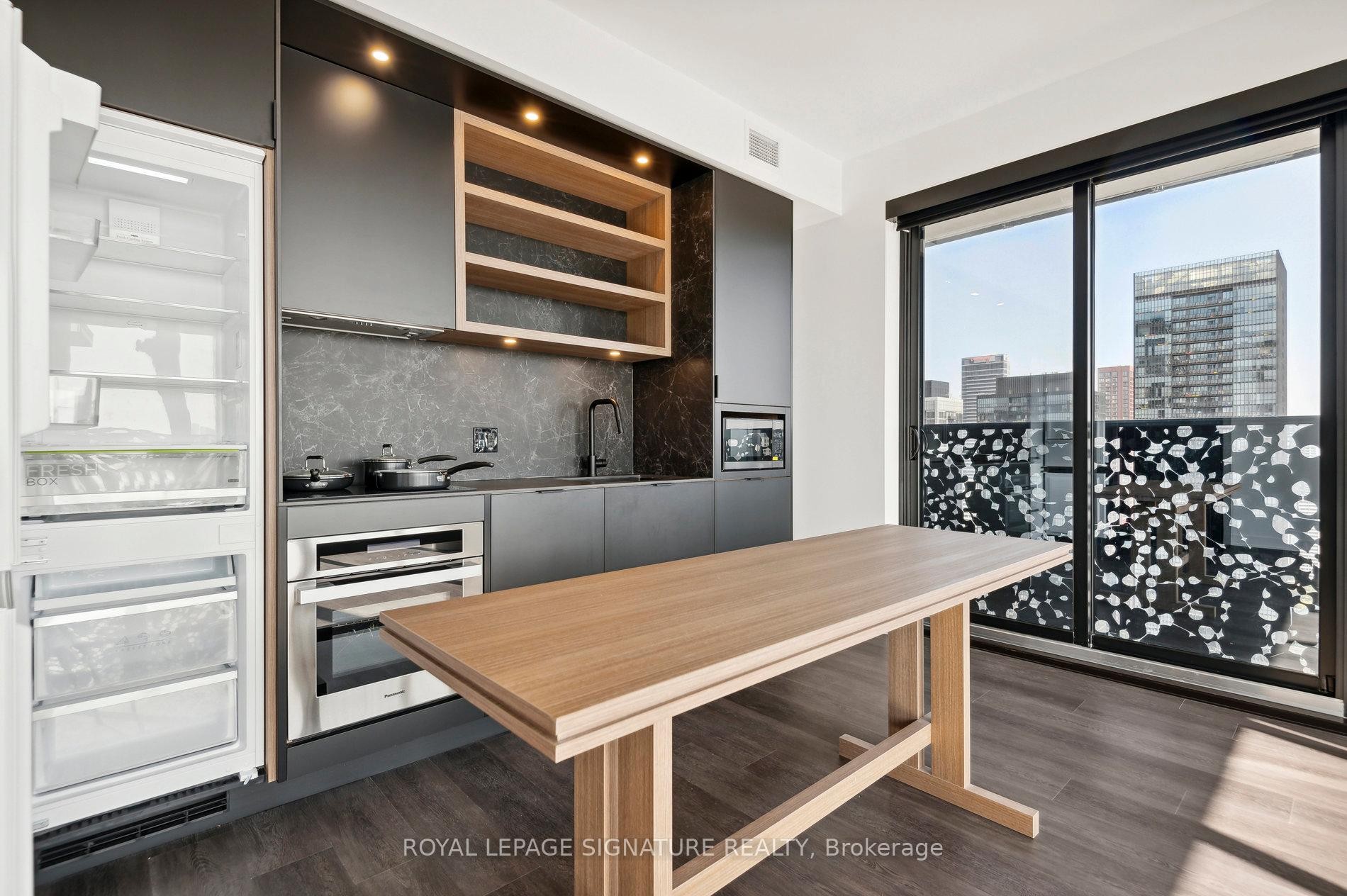 3703-55 Charles Street E, Toronto, ON - Indoor