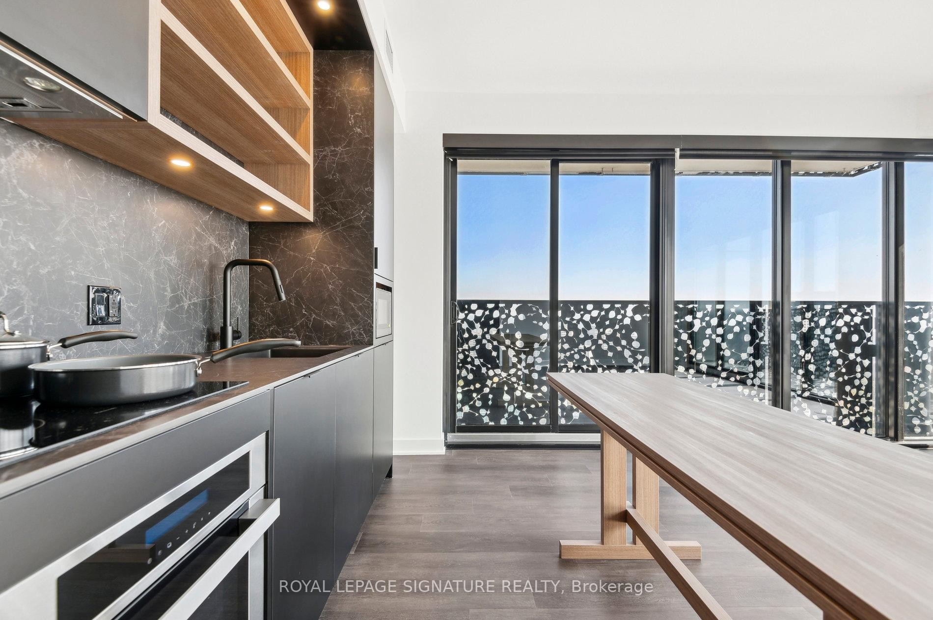 3703-55 Charles Street E, Toronto, ON - Indoor Photo Showing Kitchen