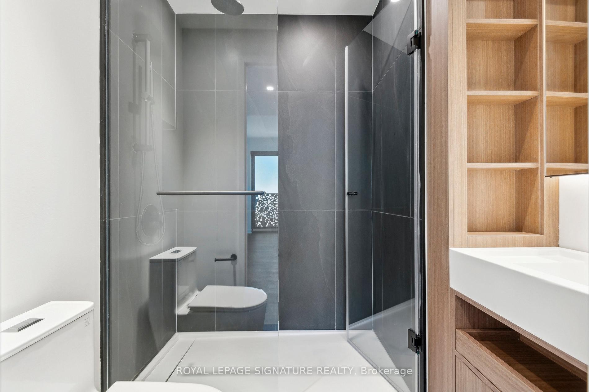 3703-55 Charles Street E, Toronto, ON - Indoor Photo Showing Bathroom