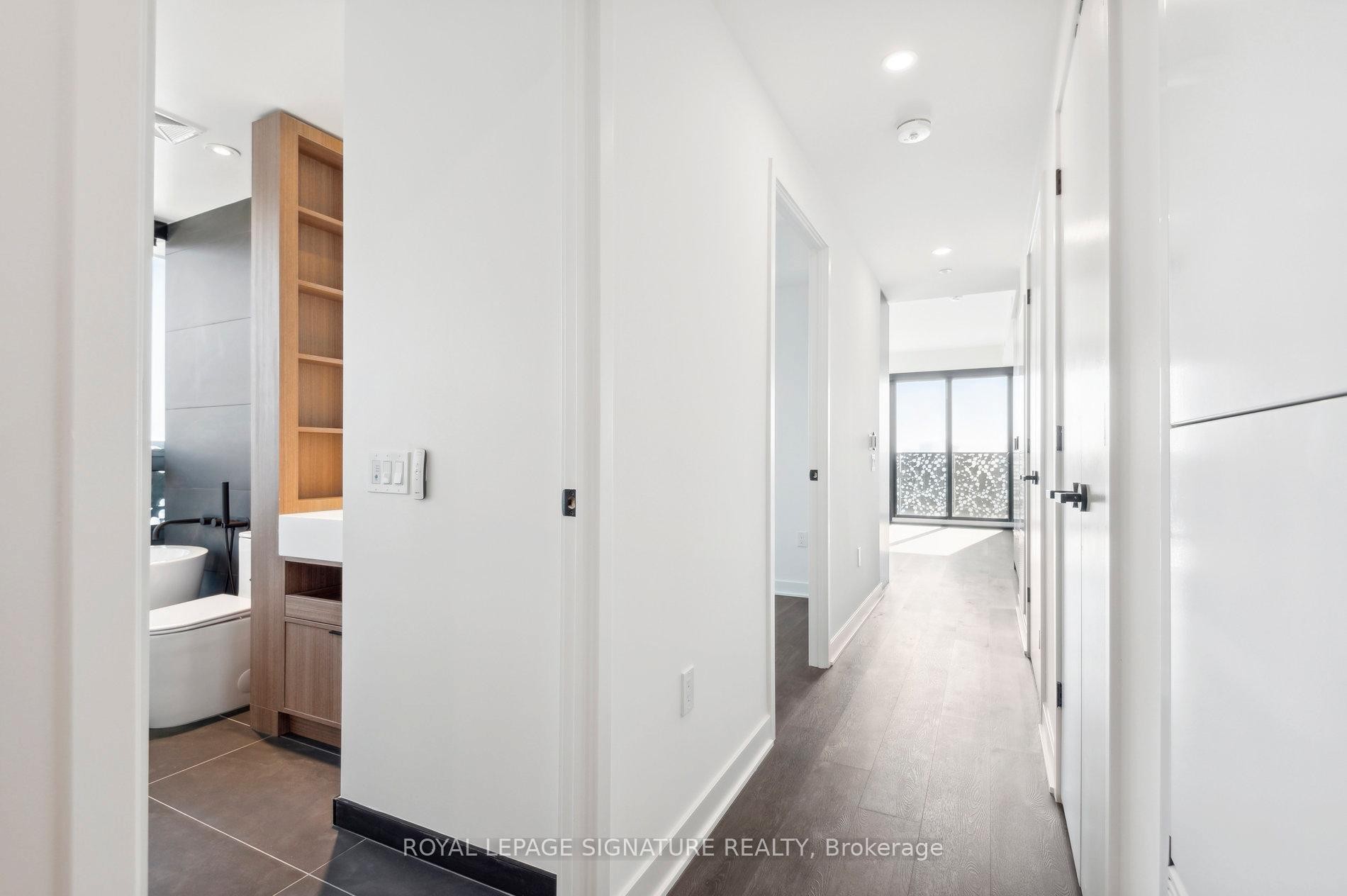 3703-55 Charles Street E, Toronto, ON - Indoor Photo Showing Other Room