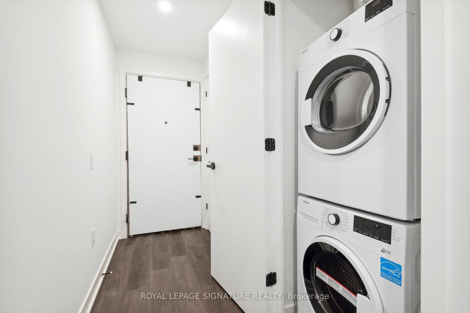 3703-55 Charles Street E, Toronto, ON - Indoor Photo Showing Laundry Room