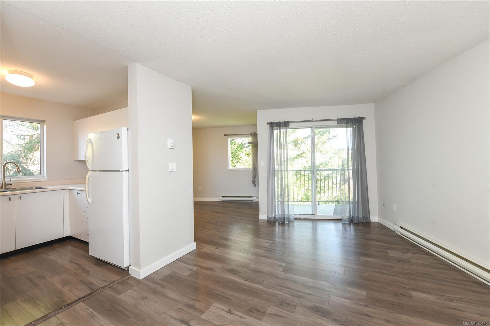 409-1050 Braidwood Rd, Courtenay, BC - Indoor Photo Showing Kitchen