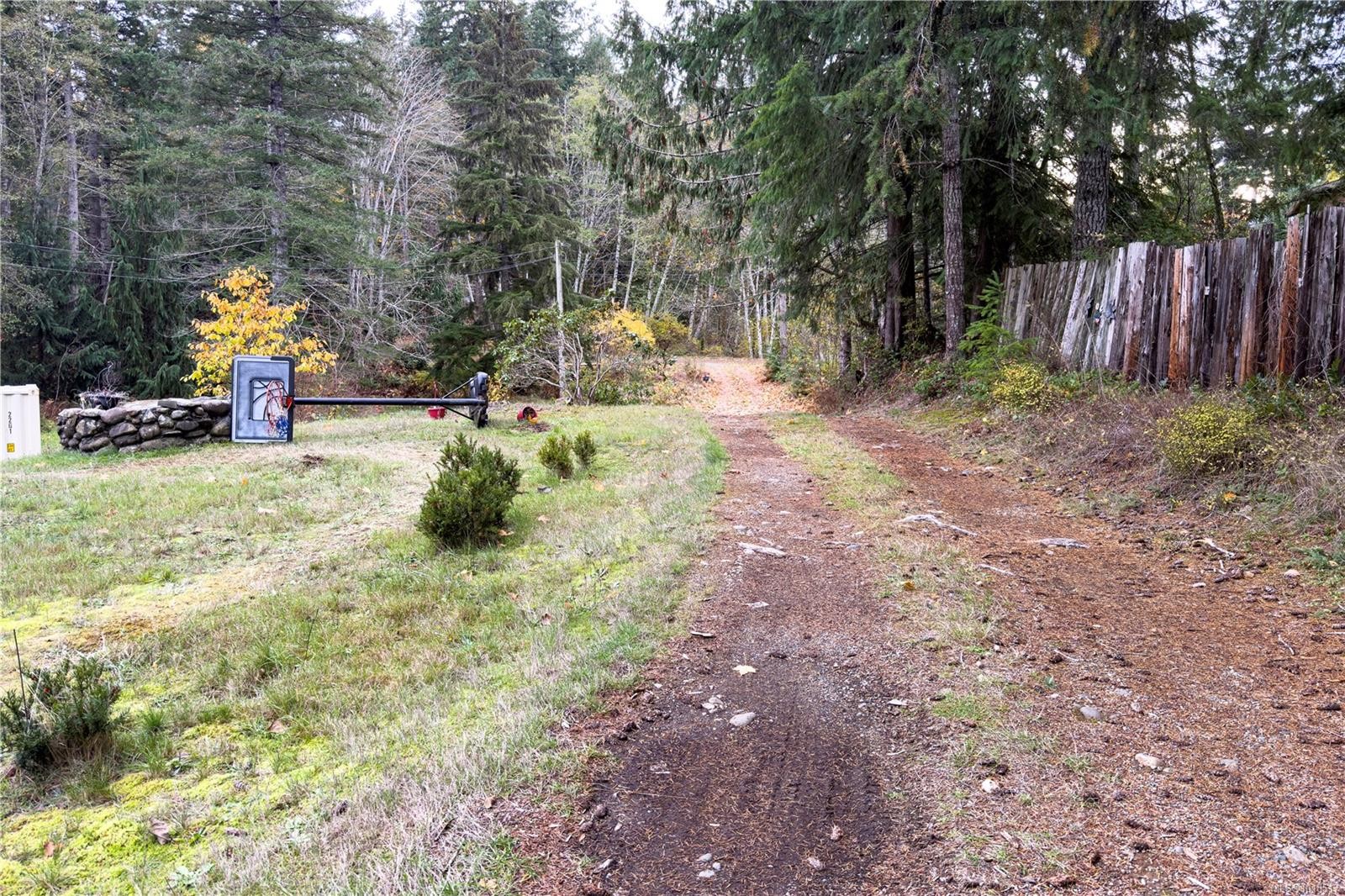 9571 Gleadle Rd, Black Creek, BC