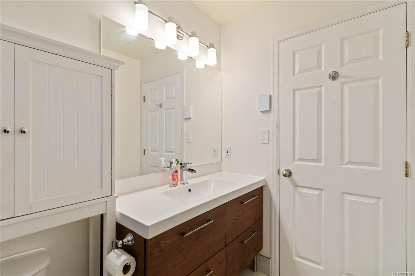 211-2849 Peatt Rd, Langford, BC