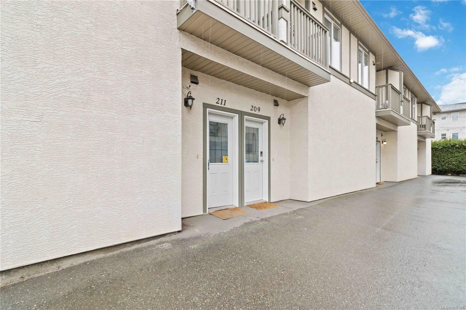 211-2849 Peatt Rd, Langford, BC