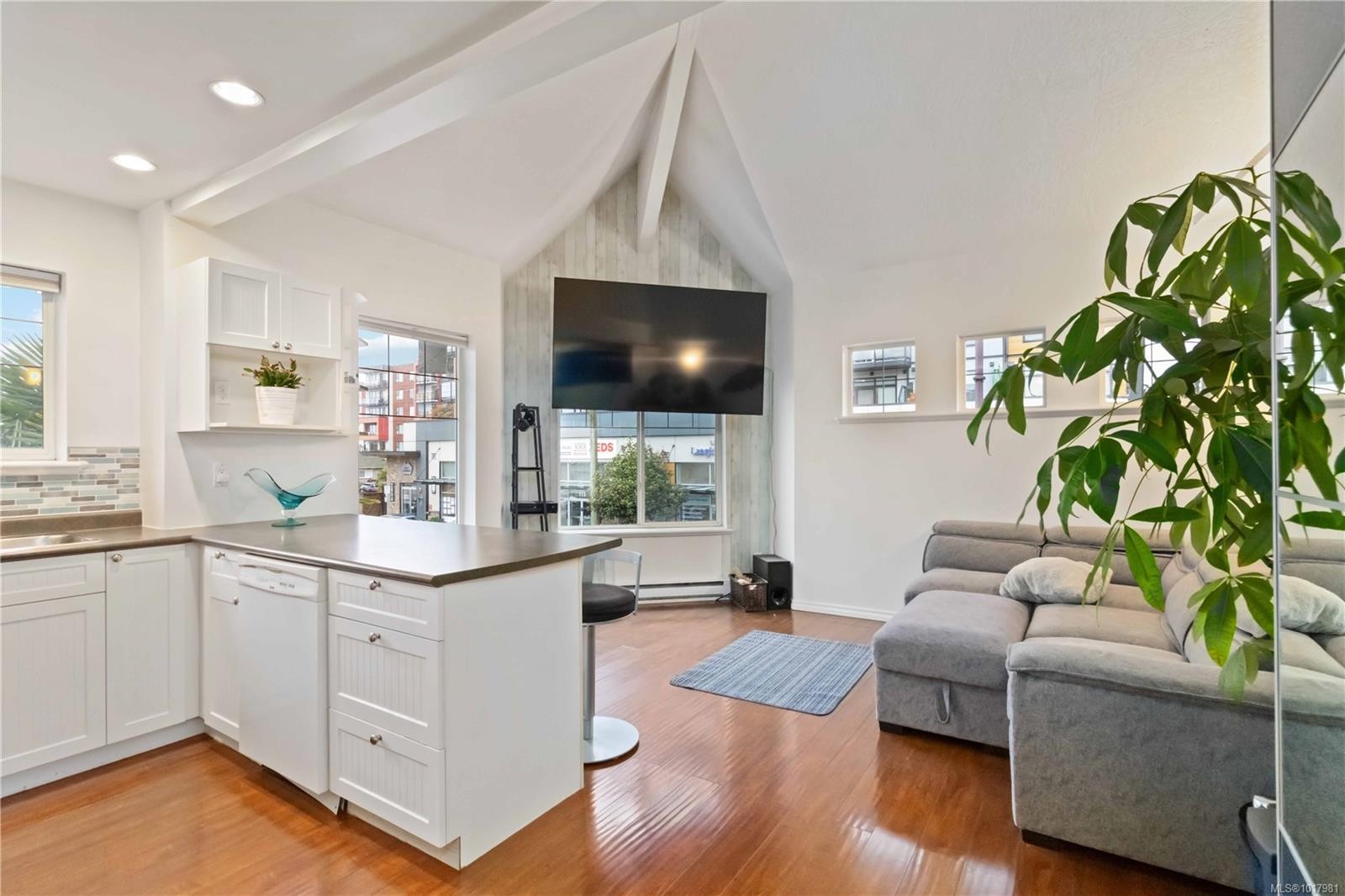 211-2849 Peatt Rd, Langford, BC