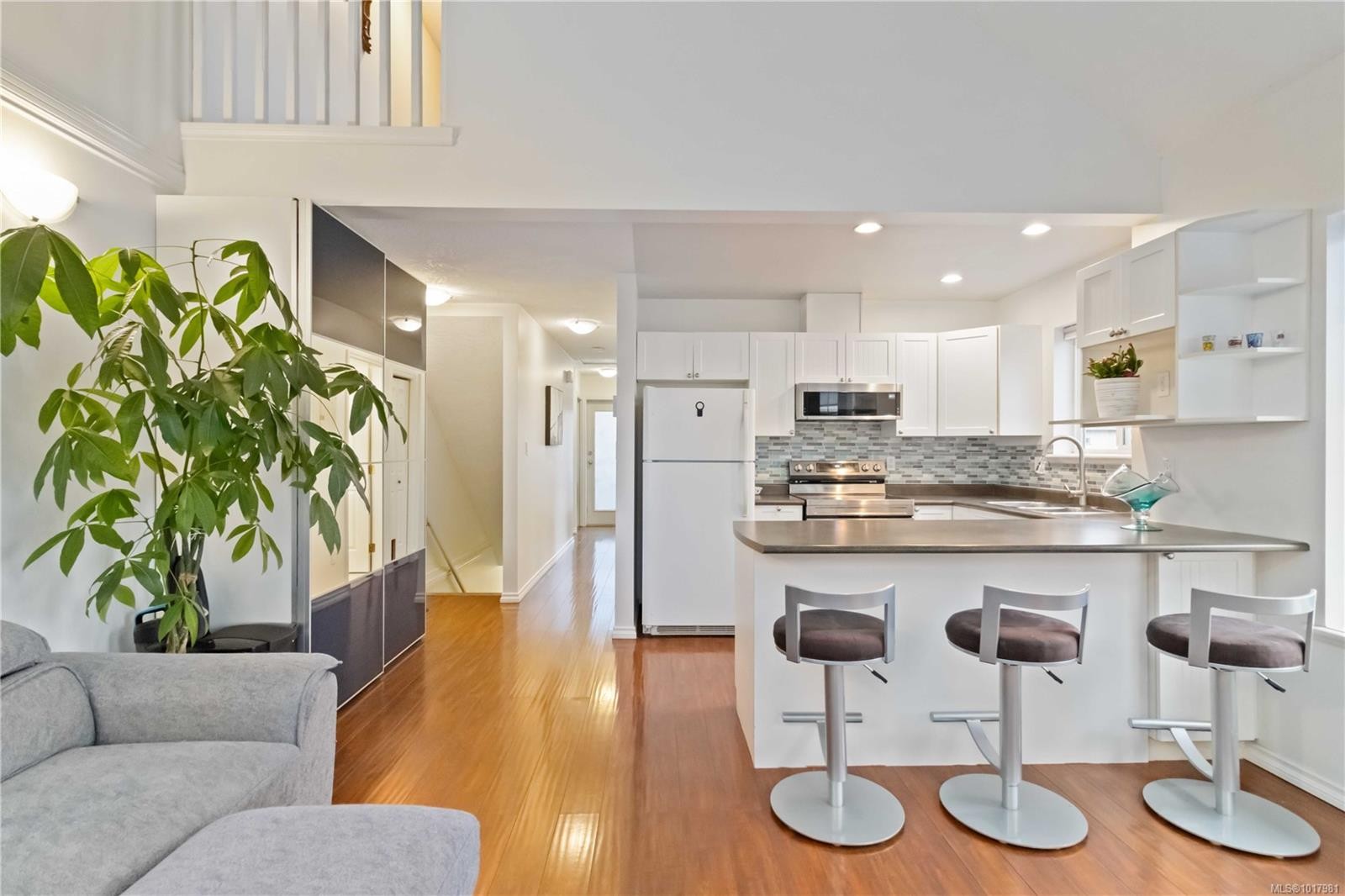 211-2849 Peatt Rd, Langford, BC