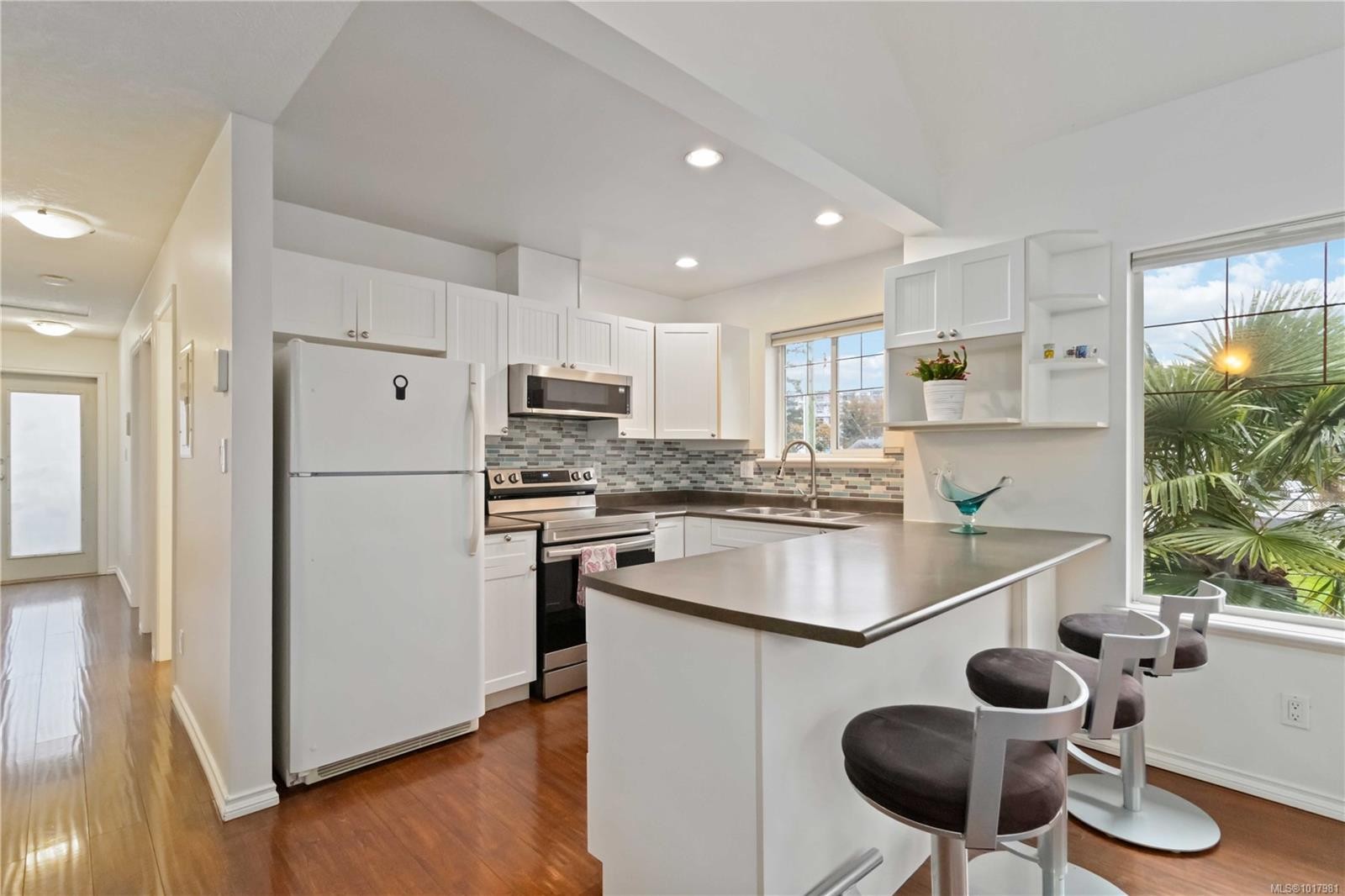 211-2849 Peatt Rd, Langford, BC